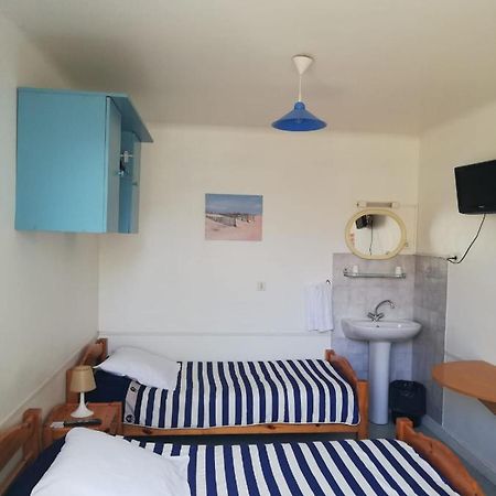 Le Breton Hotel Basse-Indre Buitenkant foto