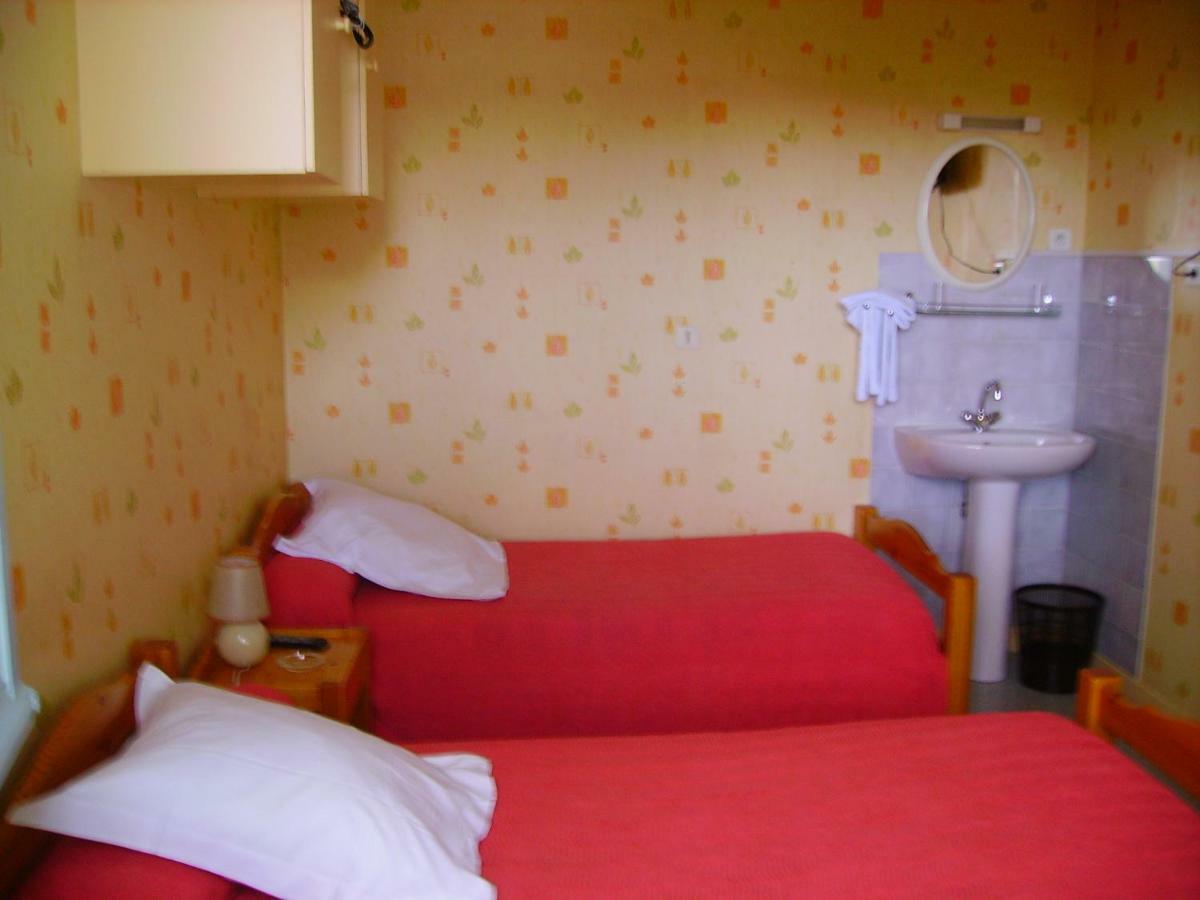 Le Breton Hotel Basse-Indre Buitenkant foto
